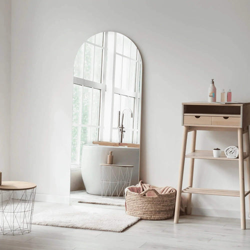 Espejo en arco singular con diseño arquitectónico para sala, dormitorio y comedor elegante