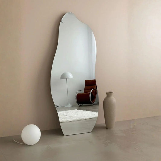 Espejo irregular Corcovado diseño vanguardista, cristal belga premium certificado, pieza de declaración única para decoración de interiores moderna
