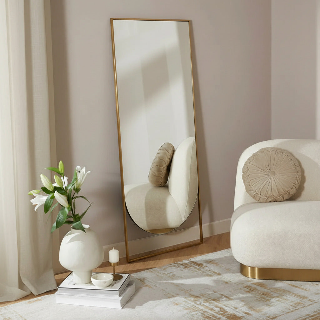 espejo belga  de forma cuadriculada con una lado de forma en arco con marco de material de hierro de color dorado