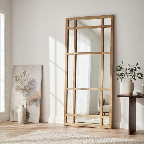 espejo belga con un marco de madera estilo ventana industrial con madera rustica