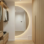 espejo belga con ilumiacion led con sistema COB con forma de media luna para colgar en la pared 
