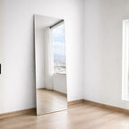 espejo con base de madera debajo para apoyar y que no se resbale