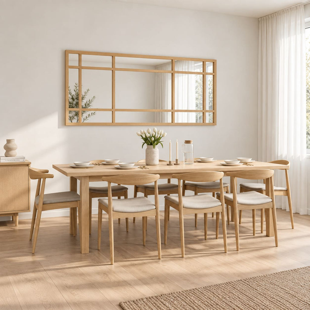 Espejo rústico de madera natural instalado horizontalmente sobre comedor, diseño grande tipo ventana
